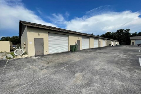 Propiedad comercial en alquiler en Leesburg, Florida, 1393.53 m2 № 1824010 - foto 4