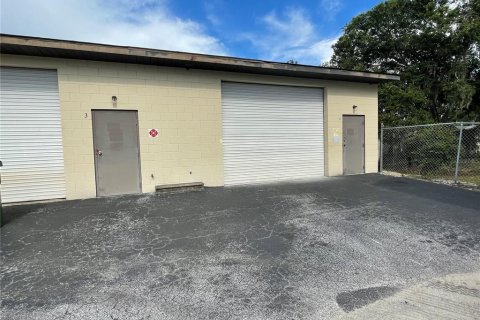 Propiedad comercial en alquiler en Leesburg, Florida, 1393.53 m2 № 1824010 - foto 7