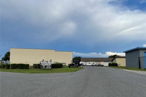 Propiedad comercial en alquiler en Leesburg, Florida, 1393.53 m2 № 1824010 - foto 11