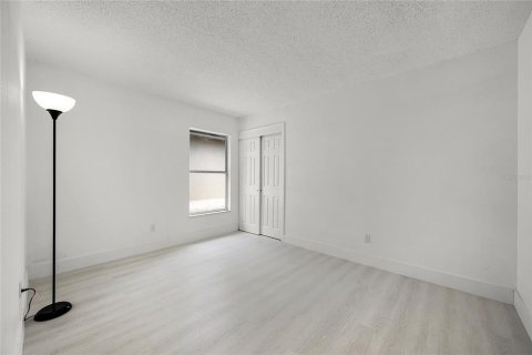 Villa ou maison à louer à Kissimmee, Floride: 3 chambres, 145.39 m2 № 2388202 - photo 16