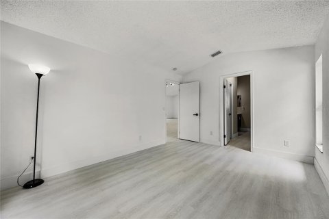 Villa ou maison à louer à Kissimmee, Floride: 3 chambres, 145.39 m2 № 2388202 - photo 14