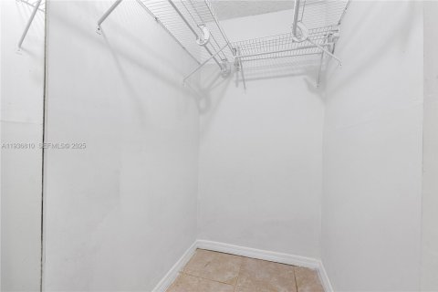 Villa ou maison à vendre à Tamarac, Floride: 3 chambres, 147.53 m2 № 1994840 - photo 23