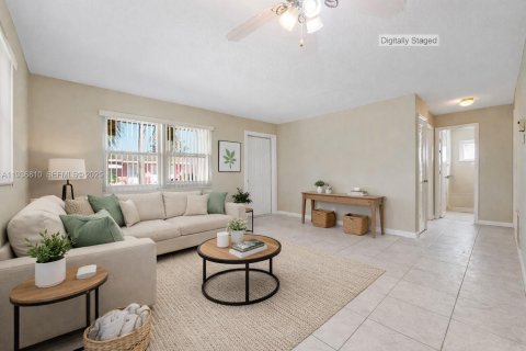 Villa ou maison à vendre à Tamarac, Floride: 3 chambres, 147.53 m2 № 1994840 - photo 6