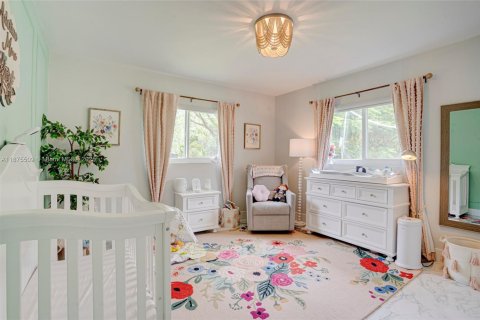 House in Miami, Florida 3 bedrooms, 191.66 sq.m. № 2003158 - photo 13