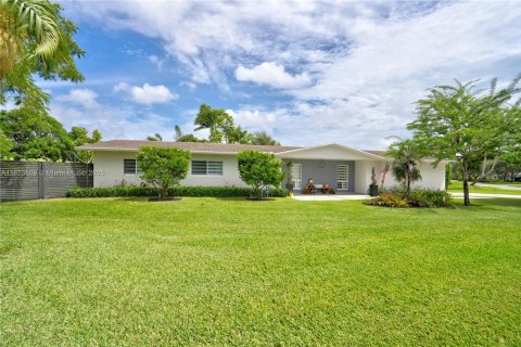 House in Miami, Florida 3 bedrooms, 191.66 sq.m. № 2003158