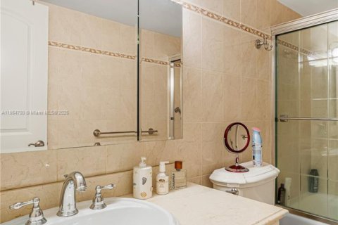 Condo in Hallandale Beach, Florida, 1 bedroom  № 1957628 - photo 30