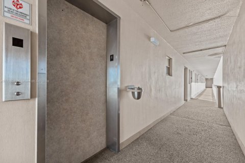 Купить кондоминиум в Халландейл-Бич, Флорида 1 спальня, 67.82м2, № 1461698 - фото 7