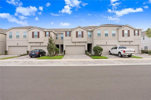 Townhouse in Lutz, Florida 3 bedrooms, 208.38 sq.m. № 1855642 - photo 2