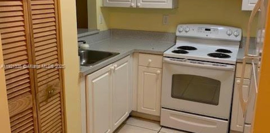 Condominio en Miami, Florida, 2 dormitorios № 1975404