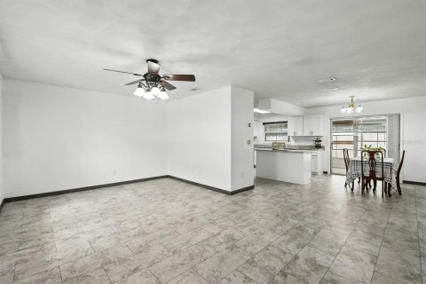 Купить виллу или дом в Саут-Дайтона, Флорида 6 комнат, 117.06м2, № 1902455 - фото 11