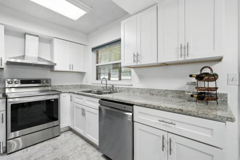 Купить виллу или дом в Саут-Дайтона, Флорида 6 комнат, 117.06м2, № 1902455 - фото 18