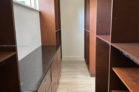 Купить виллу или дом в Пайнкрест, Флорида 6 спален, 543.39м2, № 1874927 - фото 30