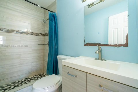House in North Lauderdale, Florida 3 bedrooms, 119.66 sq.m. № 1890392 - photo 20