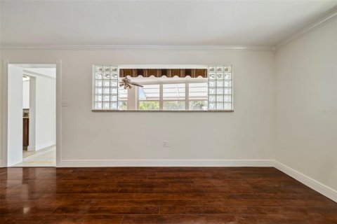 Condo in Saint Petersburg, Florida, 2 bedrooms  № 1848542 - photo 14