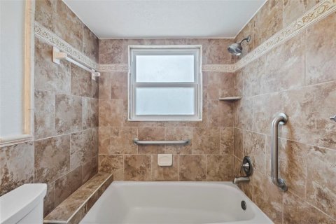 Condo in Saint Petersburg, Florida, 2 bedrooms  № 1848542 - photo 21