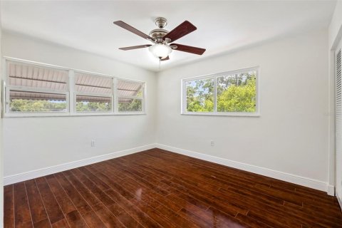 Condo in Saint Petersburg, Florida, 2 bedrooms  № 1848542 - photo 22