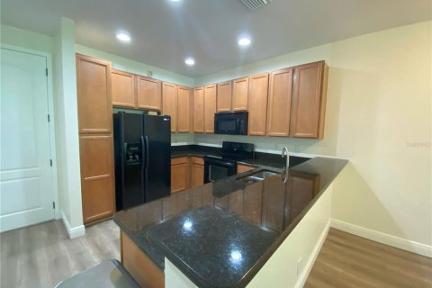 Adosado en alquiler en Oviedo, Florida, 2 dormitorios, 126.72 m2 № 1914609 - foto 7