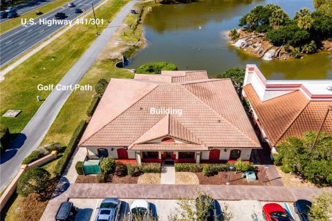 Immobilier commercial à vendre à Lady Lake, Floride: 325.99 m2 № 1107279 - photo 1