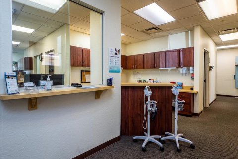 Immobilier commercial à vendre à Lady Lake, Floride: 325.99 m2 № 1107279 - photo 11