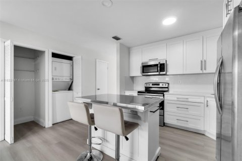 Touwnhouse à vendre à Miami, Floride: 3 chambres, 141.49 m2 № 1957567 - photo 8