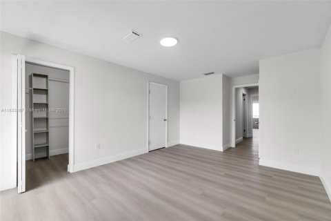 Touwnhouse à vendre à Miami, Floride: 3 chambres, 141.49 m2 № 1957567 - photo 19