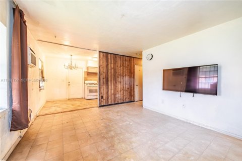 Купить виллу или дом в Майами-Гарденс, Флорида 3 спальни, 80.27м2, № 2026850 - фото 8