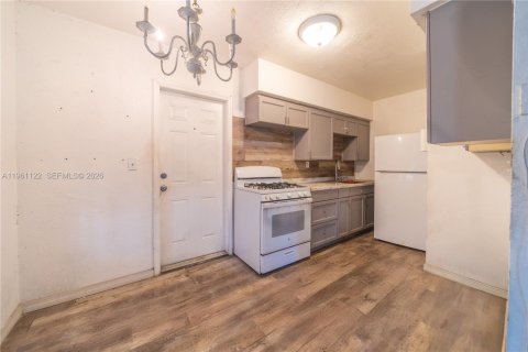 Купить виллу или дом в Майами-Гарденс, Флорида 3 спальни, 80.27м2, № 2026850 - фото 9