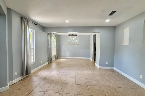 Villa ou maison à louer à Melbourne, Floride: 5 chambres, 214.23 m2 № 2432682 - photo 4