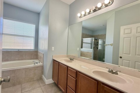 Villa ou maison à louer à Melbourne, Floride: 5 chambres, 214.23 m2 № 2432682 - photo 14
