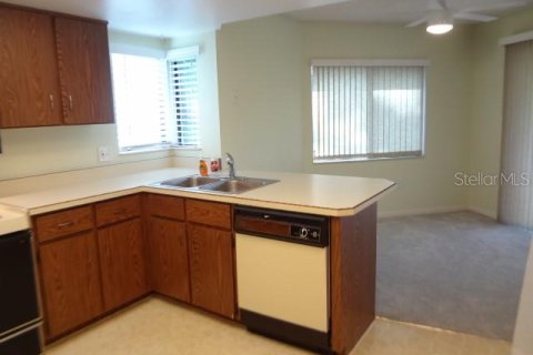 Condo in Palm Coast, Florida, 2 bedrooms № 2098805 - photo 12