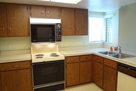 Condo in Palm Coast, Florida, 2 bedrooms № 2098805 - photo 13