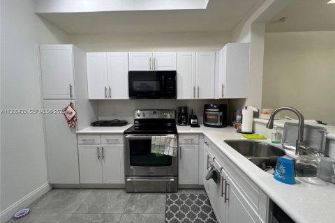 Touwnhouse à vendre à Doral, Floride: 2 chambres, 125.6 m2 № 1994394 - photo 14