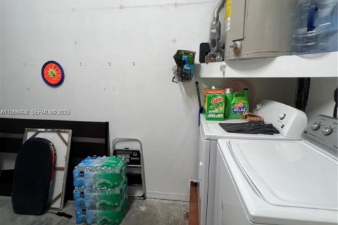 Touwnhouse à vendre à Doral, Floride: 2 chambres, 125.6 m2 № 1994394 - photo 19