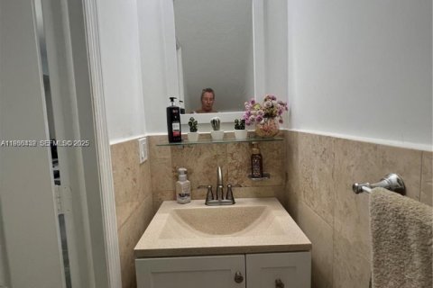 Touwnhouse à vendre à Doral, Floride: 2 chambres, 125.6 m2 № 1994394 - photo 23