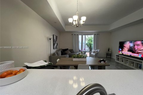 Touwnhouse à vendre à Doral, Floride: 2 chambres, 125.6 m2 № 1994394 - photo 17