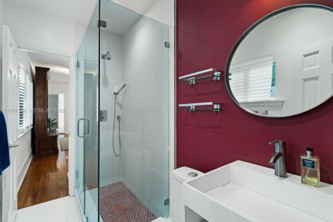 Casa en alquiler en Miami, Florida, 4 dormitorios, 340.12 m2 № 2035987 - foto 19