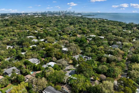 Casa en alquiler en Miami, Florida, 4 dormitorios, 340.12 m2 № 2035987 - foto 25