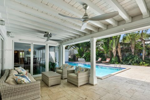 Casa en alquiler en Miami, Florida, 4 dormitorios, 340.12 m2 № 2035987 - foto 21