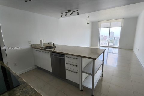 Copropriété à vendre à Miami, Floride: 1 chambre, 73.3 m2 № 1982836 - photo 2