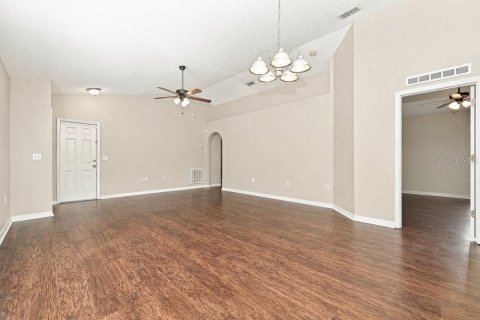 House in Riverview, Florida 3 bedrooms, 121.05 sq.m. № 2391226 - photo 4