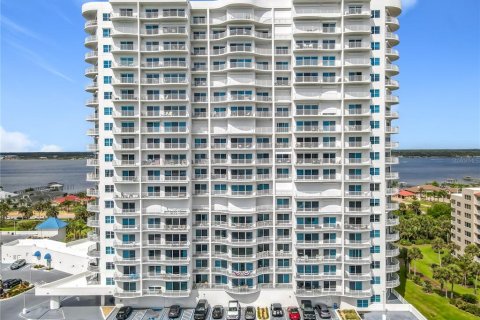 Copropriété à vendre à Daytona Beach Shores, Floride: 3 chambres, 230.4 m2 № 2109698 - photo 12