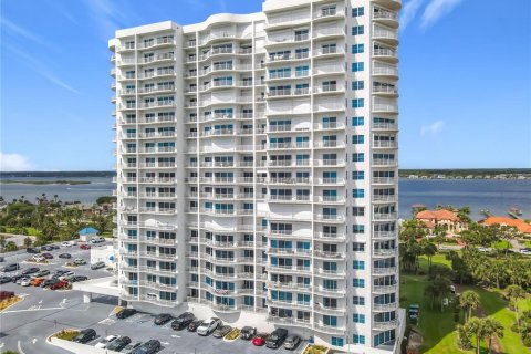 Copropriété à vendre à Daytona Beach Shores, Floride: 3 chambres, 230.4 m2 № 2109698 - photo 11