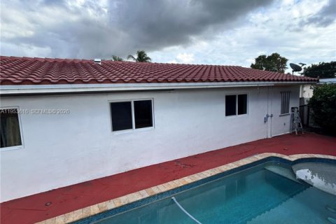 Casa en venta en Miami, Florida, 4 dormitorios, 197.14 m2 № 2008142 - foto 20