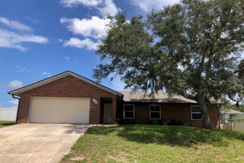 House in Deltona, Florida 3 bedrooms, 141.3 sq.m. № 2364371