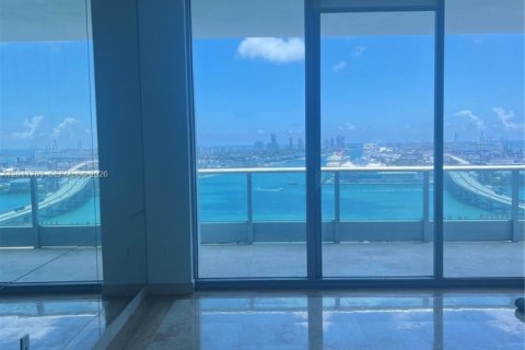 Condo in Miami, Florida, 1 bedroom  № 2075314 - photo 21
