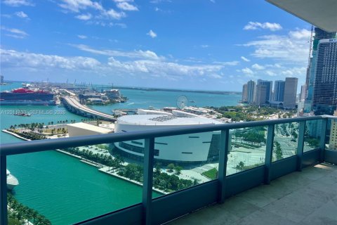 Condo in Miami, Florida, 1 bedroom  № 2075314 - photo 2