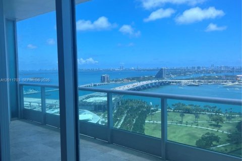 Condo in Miami, Florida, 1 bedroom  № 2075314 - photo 16