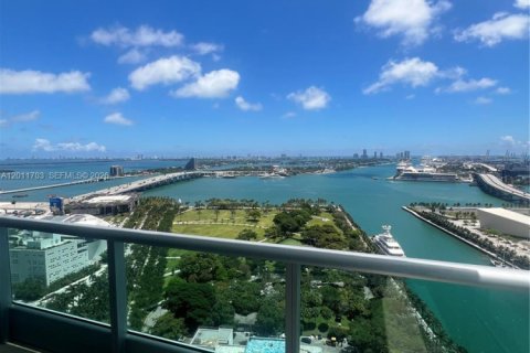 Condo in Miami, Florida, 1 bedroom  № 2075314 - photo 14