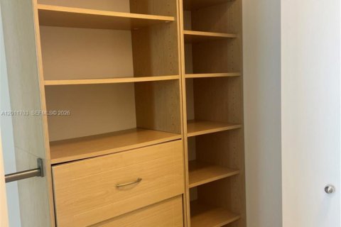Condo in Miami, Florida, 1 bedroom  № 2075314 - photo 18