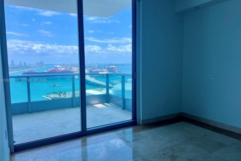 Condo in Miami, Florida, 1 bedroom  № 2075314 - photo 4
